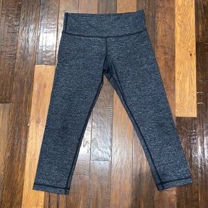 lululemon Wunder Under low rise gray crops Sz 4